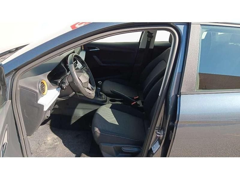 Usado Seat Ibiza Style 95 HP (69 kW) 2023 Cinzento escuro metalizado Citadino