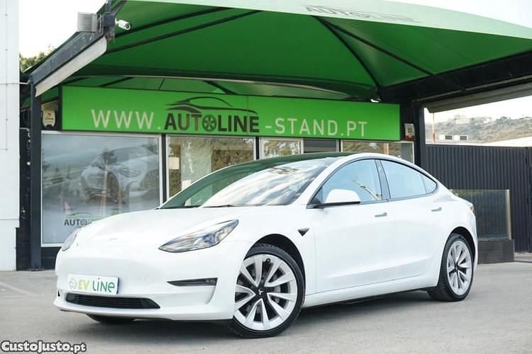 Branco Usado 2021 Tesla Model 3 Long Range AWD Sedan | € 27.500 (Preço justo) - Imagem 1/1