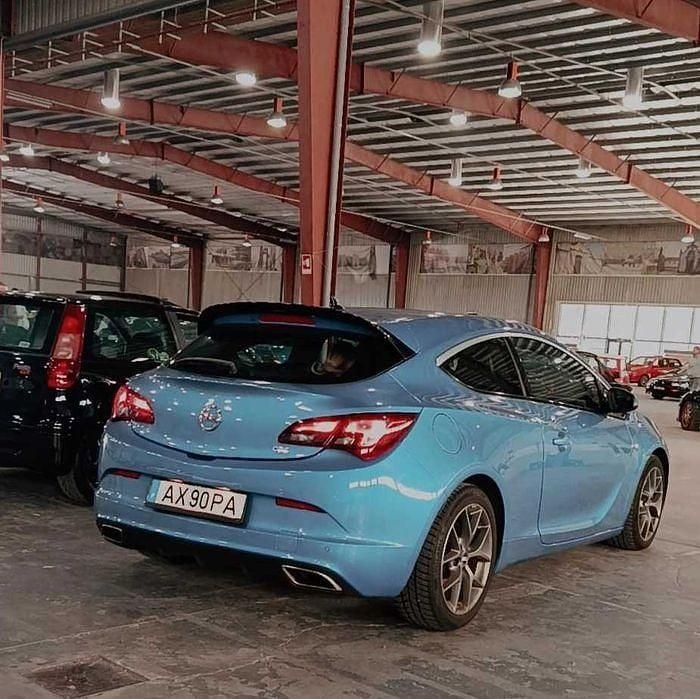 Usado Opel Astra OPC 300 HP (220 kW) 2013