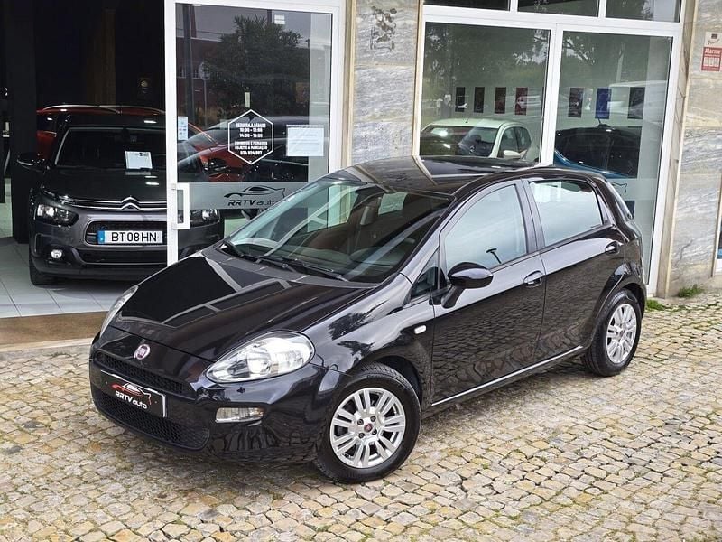 Preto Usado 2014 Fiat Punto Lounge Citadino | € 6.950 (Preço justo) - Imagem 1/4