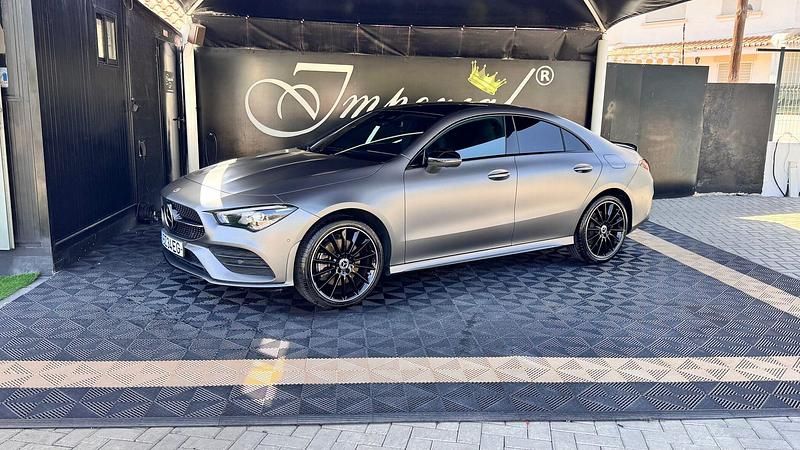 Cinza Usado 2021 Mercedes CLA250 Edition Sedan | € 38.900 - Imagem 1/4