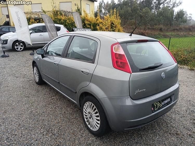 Cinza Usado 2007 Fiat Grande Punto Citadino | € 3.450 (Super Preço) - Imagem 1/1