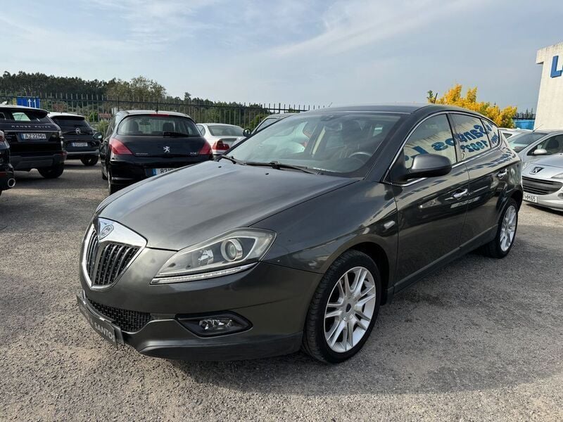 Cinza Usado 2008 Lancia Delta | € 5.998 (Preço justo) - Imagem 1/4
