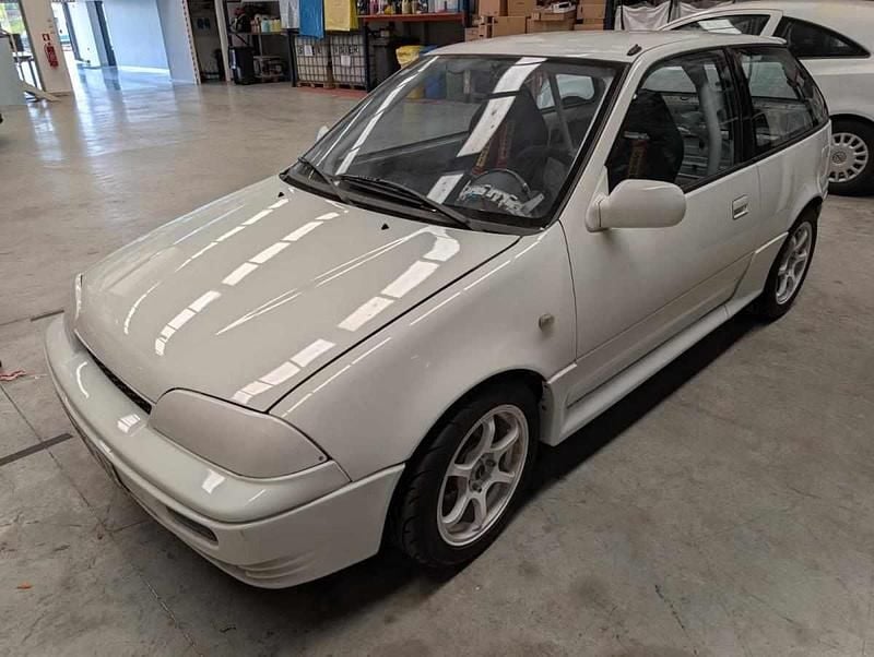 Branco Usado 1992 Suzuki Swift Citadino | € 5.900 - Imagem 1/4