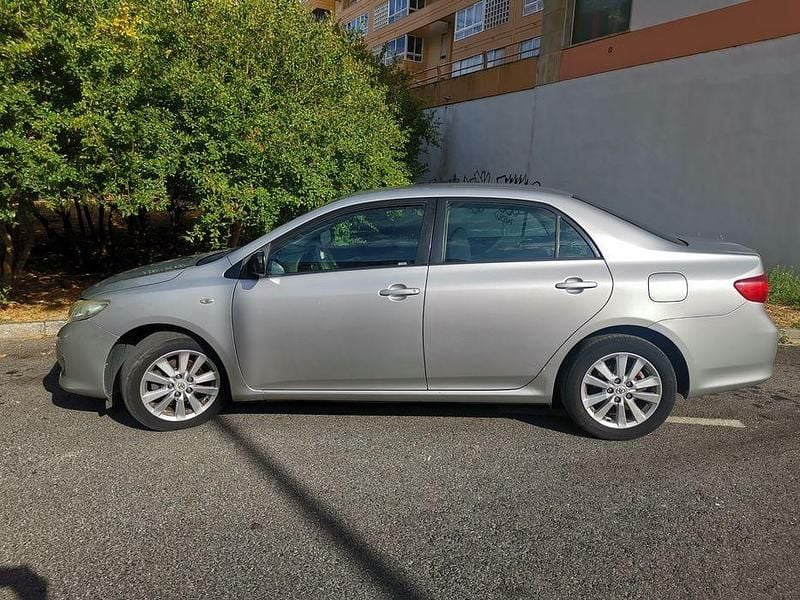 Usado 2007 Toyota Corolla Sedan | € 6.500 - Imagem 1/4