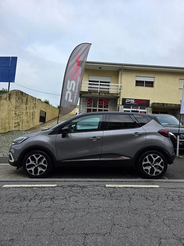 Usado Renault Captur 90 HP (66 kW) 2019 Cinzento SUV