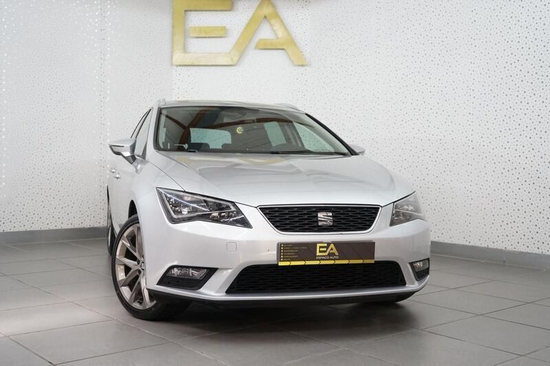 Cinzento Usado 2015 Seat Leon ST Carrinha | € 11.480 (Caro) - Imagem 1/4