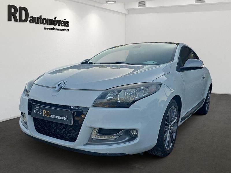 Branco Usado 2011 Renault Mégane Coupé Coupé | € 10.000 - Imagem 1/4