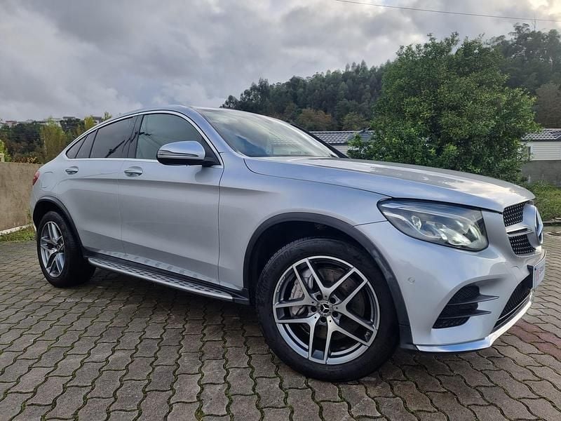 Cinza Usado 2018 Mercedes GLC250 AMG line SUV | € 34.990 (Preço justo) - Imagem 1/4