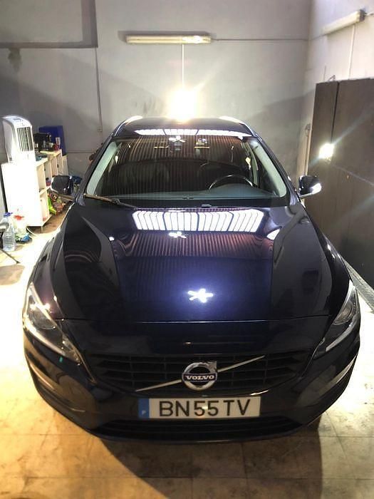 Usado 2018 Volvo V60 Carrinha | € 13.750 - Imagem 1/4