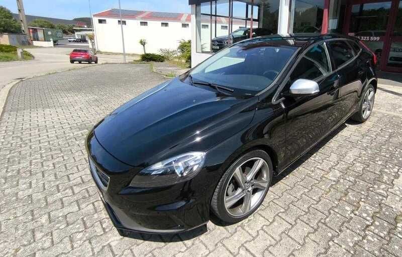 Preto Usado 2018 Volvo V40 R-Design Carrinha | € 17.450 (Preço justo) - Imagem 1/4
