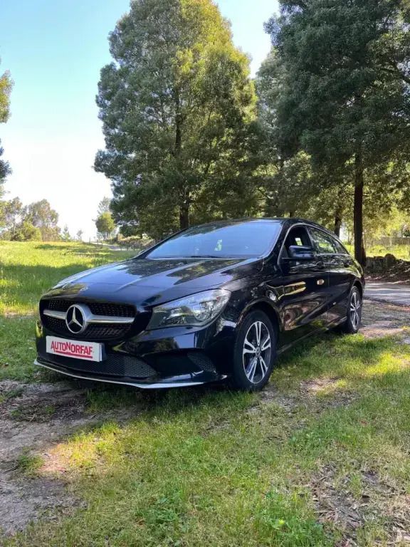 Preto Usado 2017 Mercedes CLA180 Shooting Brake Carrinha | € 21.000 (Preço justo) - Imagem 1/4