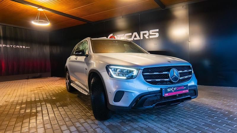 Cinza Usado 2020 Mercedes GLC300 Exclusive SUV | € 39.990 (Bom preço) - Imagem 1/4
