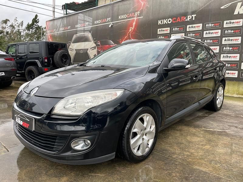 Usado Renault Mégane GrandTour Dynamique 90 HP (66 kW) 2012 Preto Carrinha