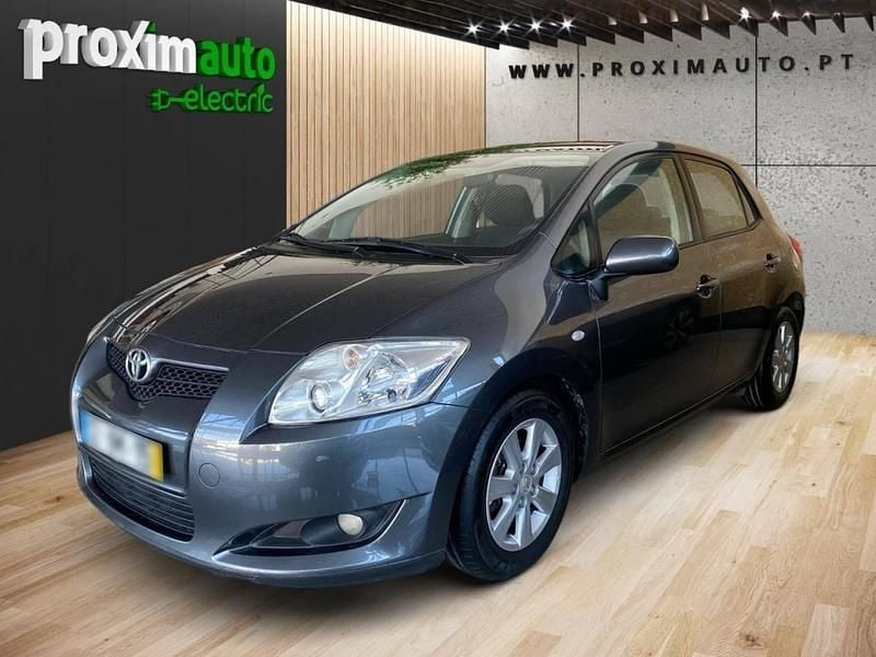 Cinzento Usado 2009 Toyota Auris | € 9.900 (Preço justo) - Imagem 1/4