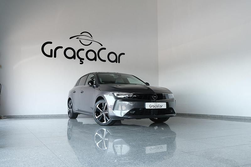 Cinzento Usado 2022 Opel Astra Elegance Citadino | € 21.900 (Preço justo) - Imagem 1/4