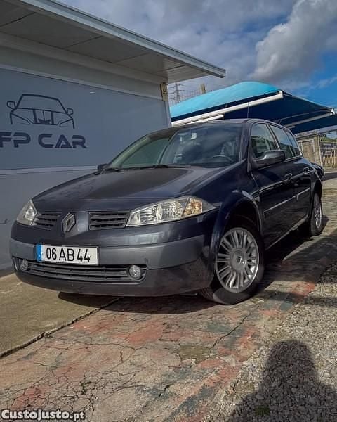Cinza Usado 2005 Renault Mégane II | € 3.350 (Preço justo) - Imagem 1/1