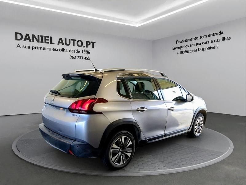 Usado Peugeot 2008 110 HP (80 kW) 2016 Cinzento SUV