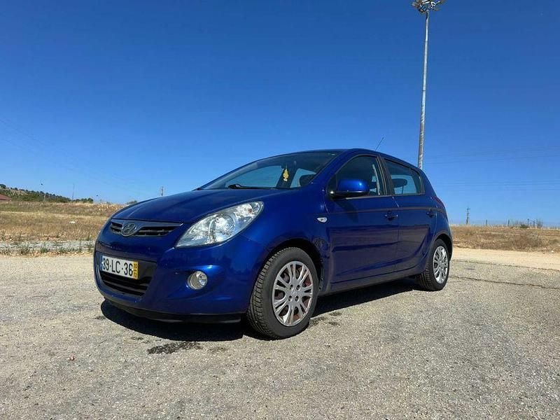Usado 2012 Hyundai i20 Comfort Sedan | € 4.990 - Imagem 1/4
