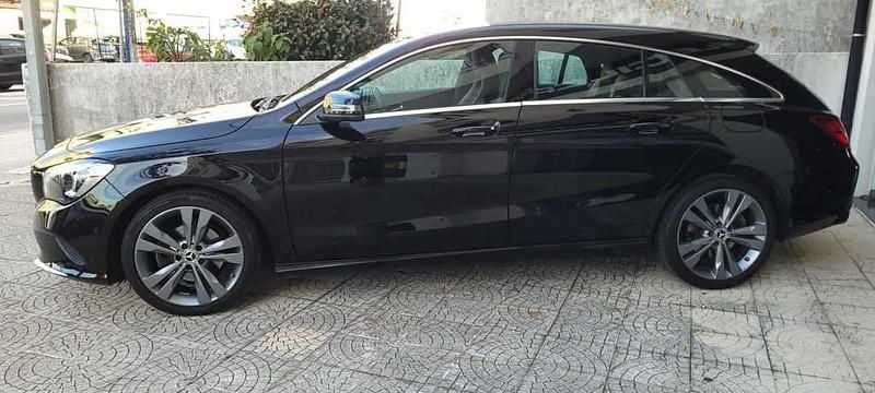 Usado Mercedes CLA180 Shooting Brake 109 HP (80 kW) 2017 Preto Carrinha