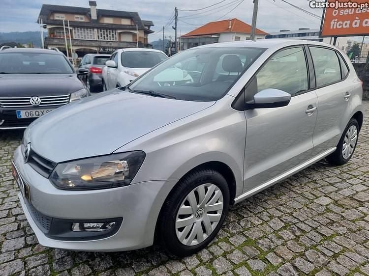 Cinza Usado 2013 VW Polo Citadino | € 5.750 (Preço justo) - Imagem 1/1