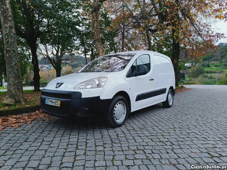 Branco Usado 2011 Peugeot Partner Van | € 7.990 (Preço justo) - Imagem 1/1