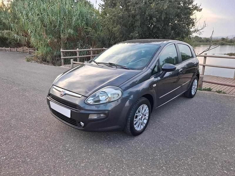 Usado Fiat Punto 75 HP (55 kW) 2010 Cinzento Citadino