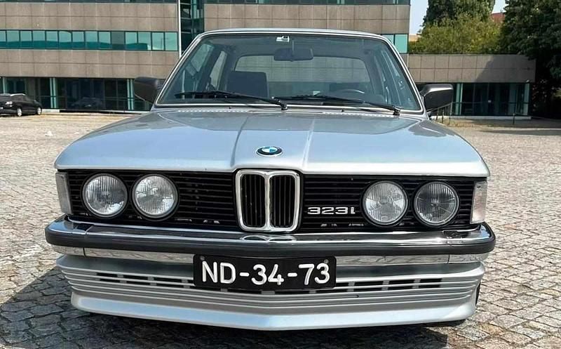 Cinzento Usado 1983 BMW 323 Sedan | € 23.500 - Imagem 1/4