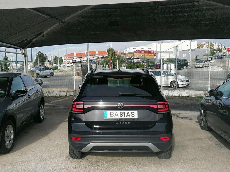Usado VW T-Cross Life 110 HP (80 kW) 2023 Preto SUV