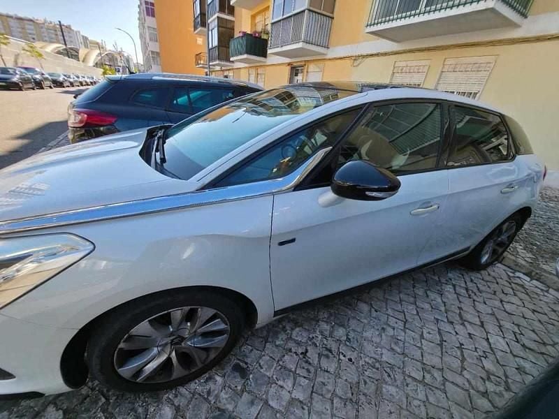 Usado Citroën DS5 200 HP (147 kW) 2014 Branco Citadino