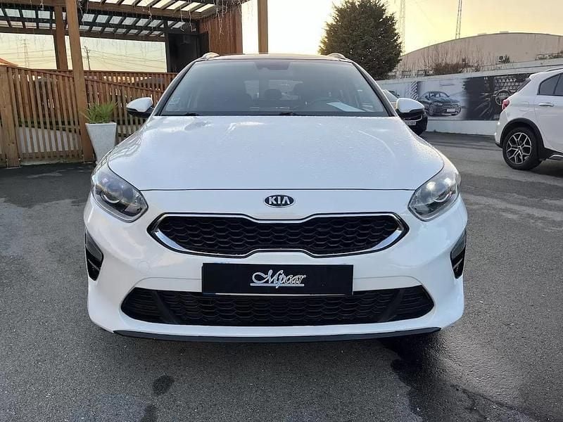 Usado Kia Ceed Sportswagon 136 HP (100 kW) 2020 Branco Carrinha