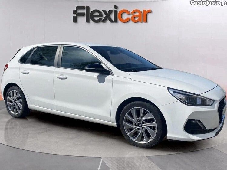 Branco Usado 2018 Hyundai i30 Style | € 16.980 (Caro) - Imagem 1/1