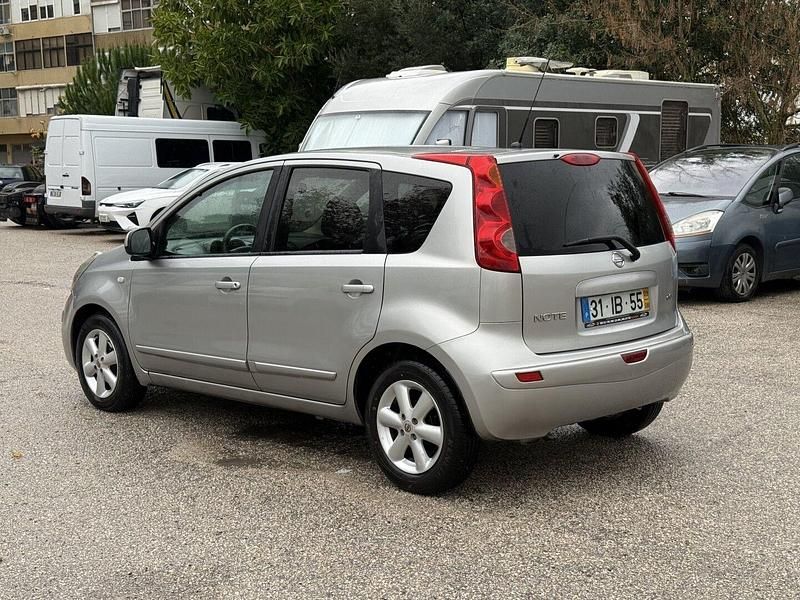 Usado Nissan Note Acenta 86 HP (63 kW) 2009 Cinza Citadino