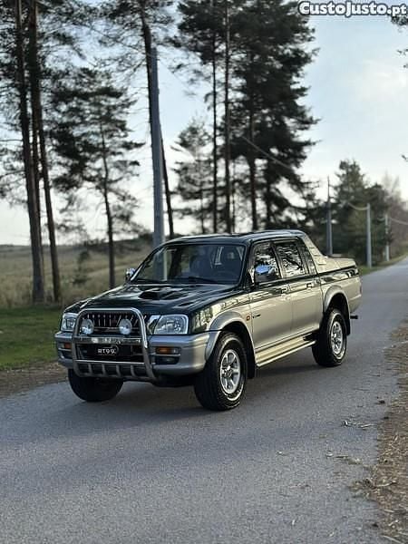 Usado Mitsubishi L200 100 HP (73 kW) 1999 Verde Pickup