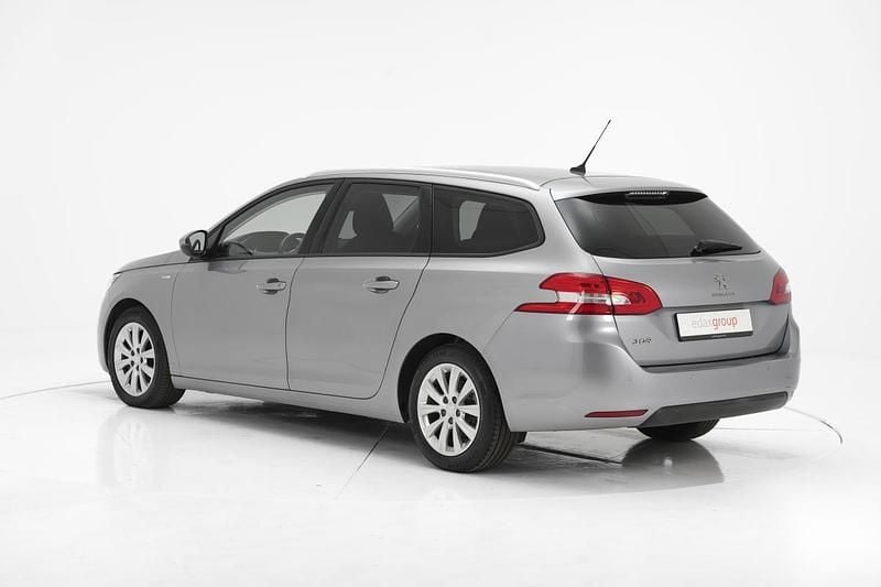 Usado Peugeot 308 SW 102 HP (75 kW) 2020 Cinzento Carrinha