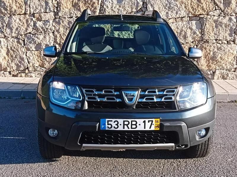 Usado Dacia Duster 110 HP (80 kW) 2016 Cinza escuro SUV