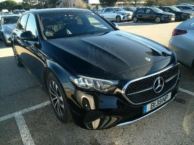 Usado Mercedes E220 Avantgarde 197 HP (144 kW) 2024 Preto Sedan