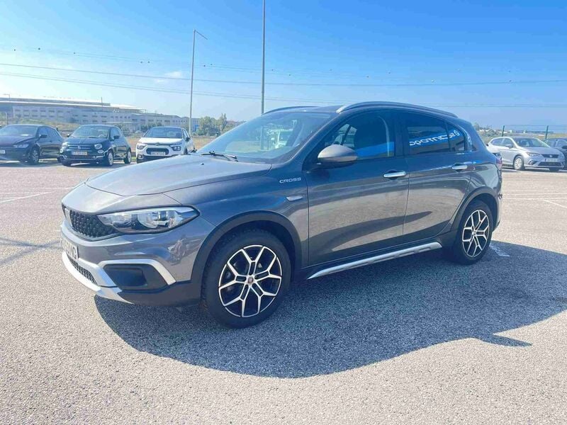 Cinzento Usado 2022 Fiat Tipo Lounge | € 19.990 (Preço elevado) - Imagem 1/4