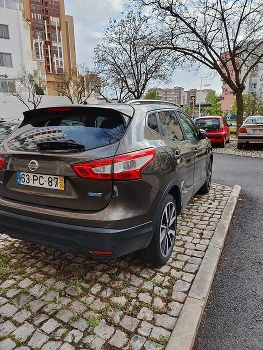 Usado 2014 Nissan Qashqai Premium Edition SUV | € 10.999 - Imagem 1/4