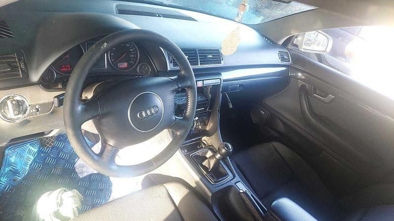 Usado 2001 Audi A4 Sedan | € 3.250 (Super Preço) - Imagem 1/4