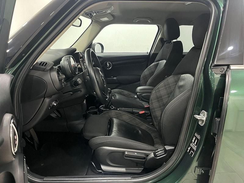 Usado Mini Cooper D 116 HP (85 kW) 2017 Verde Citadino