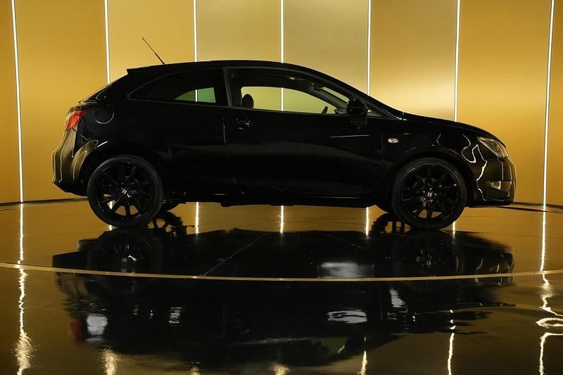 Usado Seat Ibiza 85 HP (62 kW) 2015 Preto