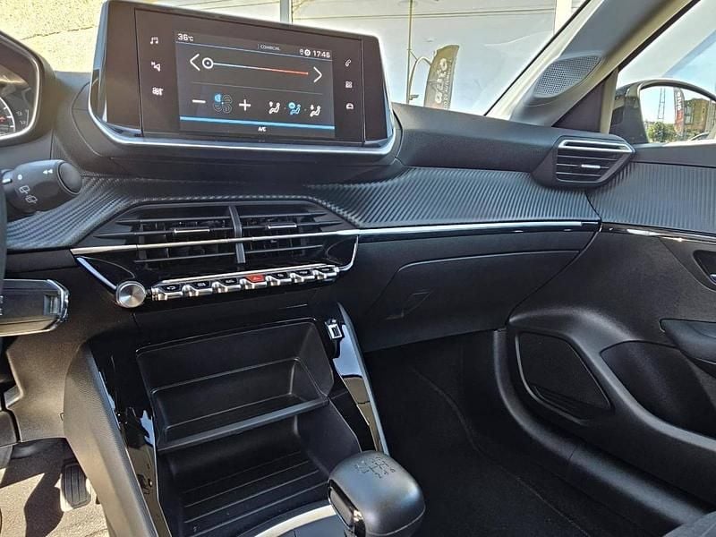 Usado Peugeot 208 Active 101 HP (74 kW) 2022 Preto Citadino