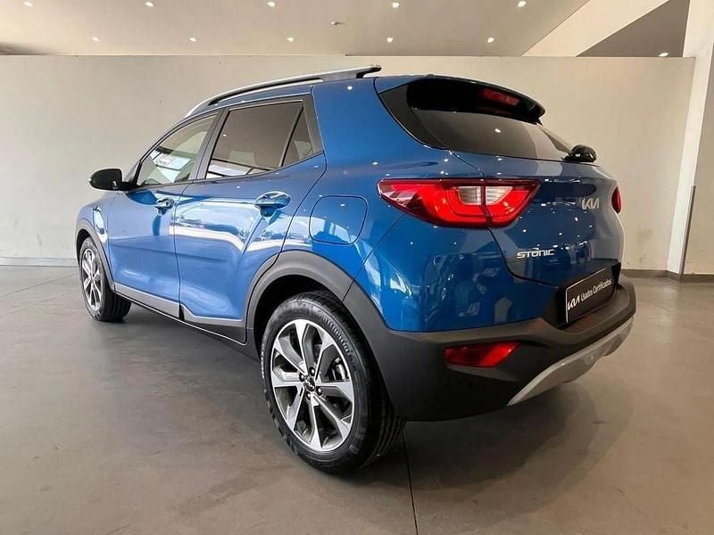 Usado Kia Stonic 100 HP (73 kW) 2025 Azul SUV