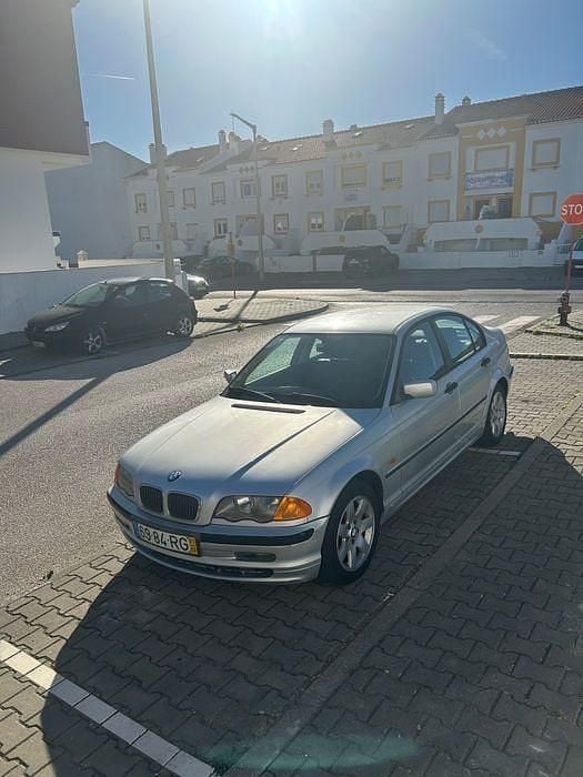Usado 2001 BMW 320 Sedan | € 3.500 (Preço justo) - Imagem 1/4