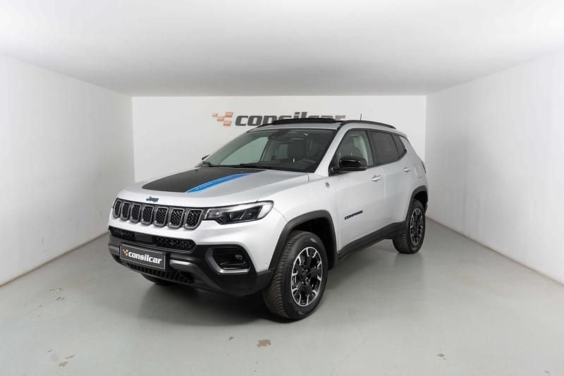 Cinza prata Usado 2022 Jeep Compass Trailhawk SUV | € 26.980 (Preço justo) - Imagem 1/4