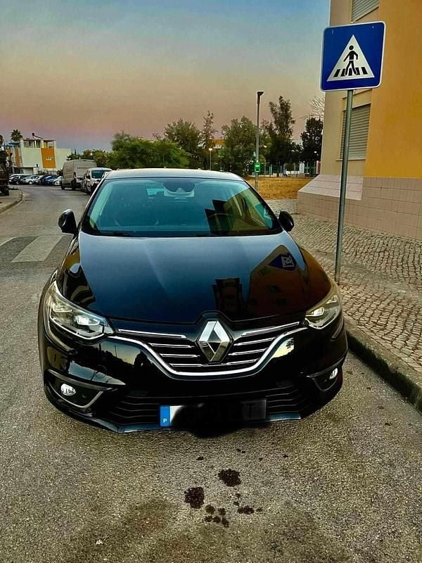 Preto Usado 2016 Renault Mégane IV Citadino | € 13.500 (Preço justo) - Imagem 1/4