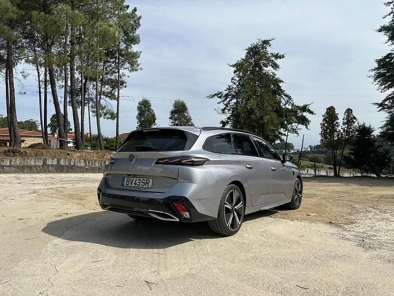 Usado Peugeot 308 GT 130 HP (95 kW) 2023 Cinza Carrinha