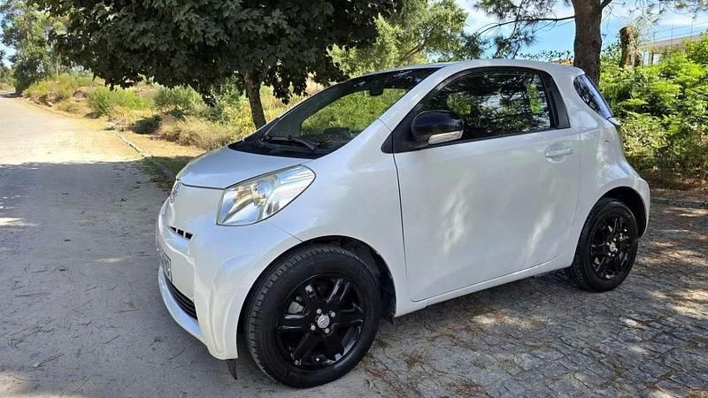 Branco Usado 2009 Toyota iQ Citadino | € 7.290 (Preço justo) - Imagem 1/4
