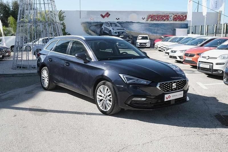 Azul Usado 2022 Seat Leon Citadino | € 20.250 (Preço elevado) - Imagem 1/4